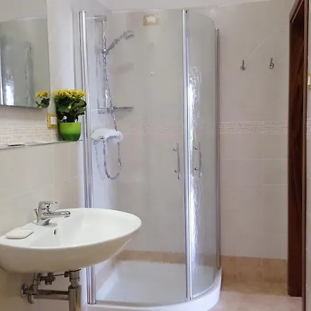 Bed and breakfast Ensileva 3*
